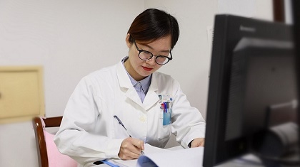 有才！這位女醫(yī)生自創(chuàng)說唱視頻，讓科普更“接地氣”