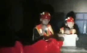 整理箱變小船 小朋友，消防員叔叔來了！