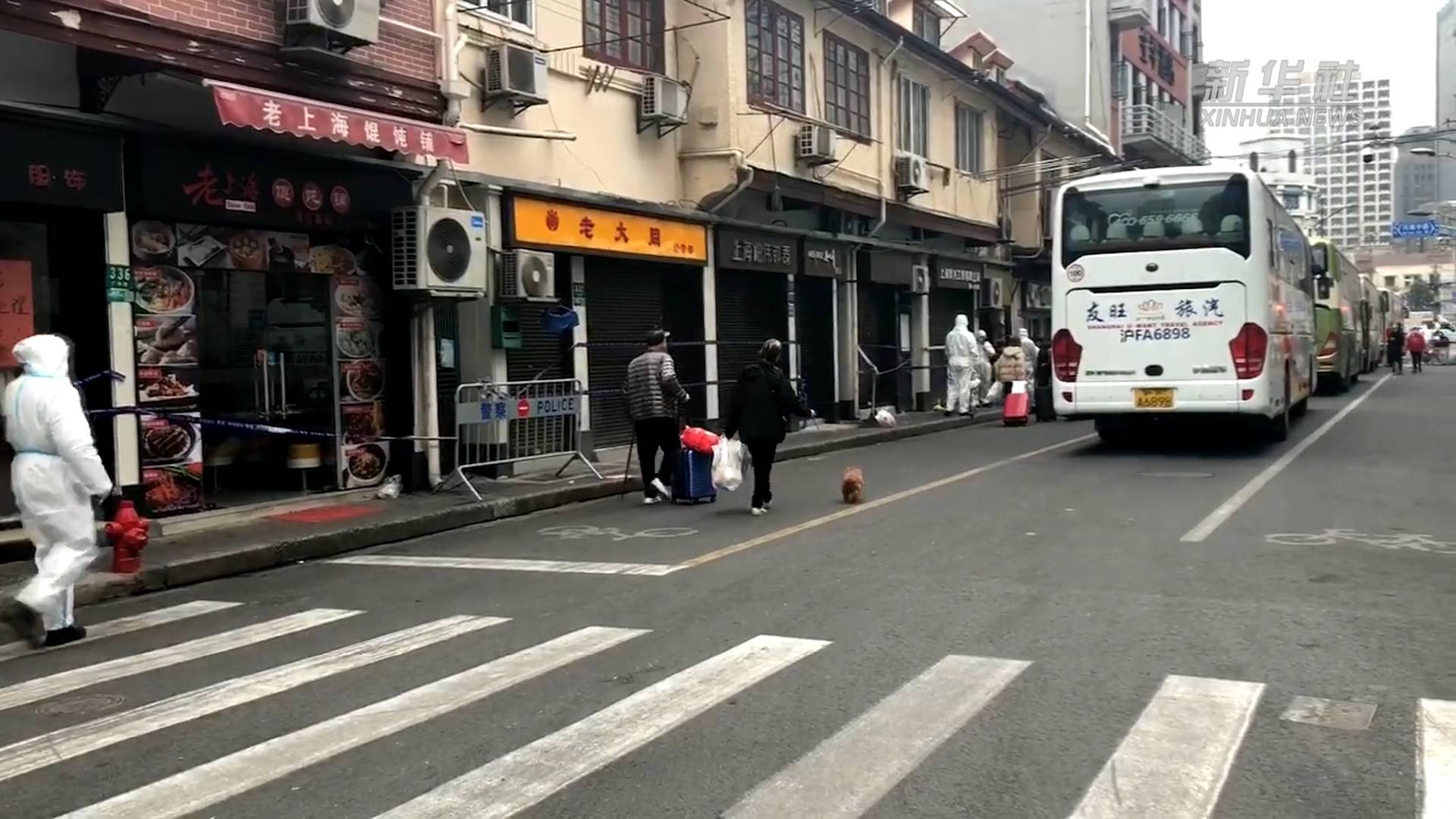 居民隔離可以帶寵物了，暖心！