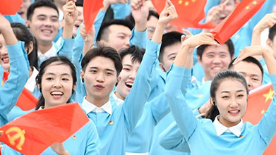 今天，這些歌在天安門(mén)廣場(chǎng)唱響