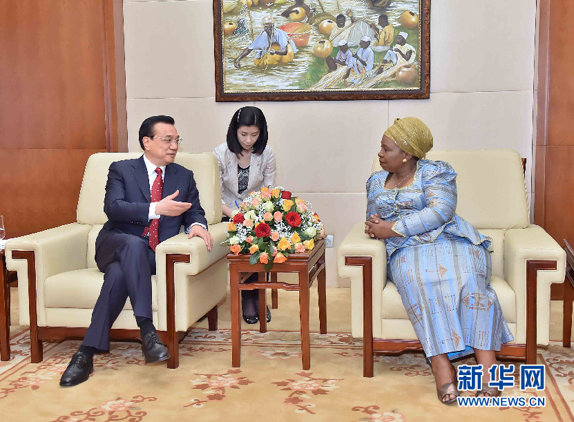 5月5日，中國國務(wù)院總理李克強在亞的斯亞貝巴非洲聯(lián)盟總部會見非盟委員會主席祖馬。 新華社記者李濤攝