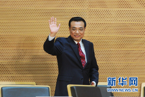 5月5日，中國(guó)國(guó)務(wù)院總理李克強(qiáng)在位于亞的斯亞貝巴的非洲聯(lián)盟總部發(fā)表題為《開(kāi)創(chuàng)中非合作更加美好的未來(lái)》的演講。 新華社記者 謝環(huán)馳 攝 