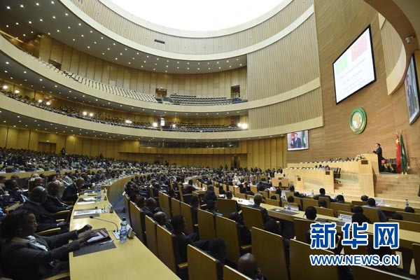  5月5日，中國(guó)國(guó)務(wù)院總理李克強(qiáng)在位于亞的斯亞貝巴的非洲聯(lián)盟總部發(fā)表題為《開(kāi)創(chuàng)中非合作更加美好的未來(lái)》的演講。 新華社記者 李學(xué)仁 攝 