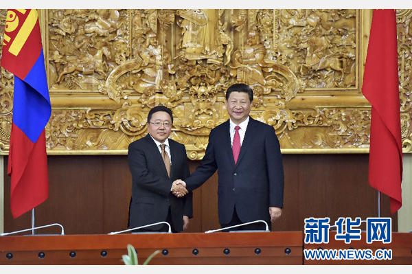 8月21日，國家主席習(xí)近平在烏蘭巴托同蒙古國總統(tǒng)額勒貝格道爾吉舉行會談。 新華社記者 李濤 攝 
