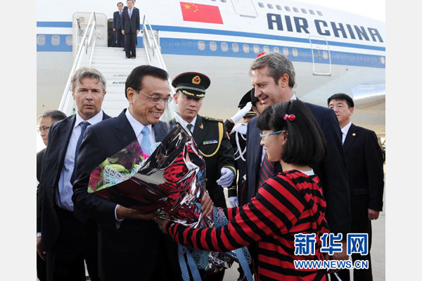 10月14日，國務(wù)院總理李克強(qiáng)乘專機(jī)抵達(dá)羅馬，開始對意大利進(jìn)行正式訪問。新華社記者 饒愛民 攝