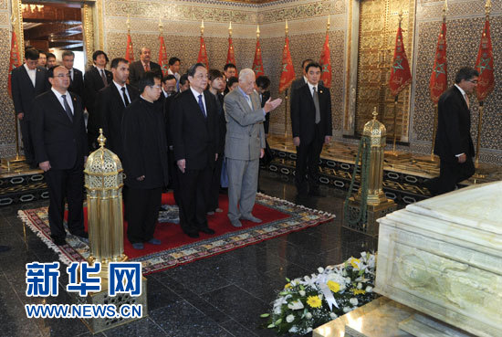 11月4日，中國全國政協(xié)主席俞正聲在拉巴特拜謁穆罕默德五世墓。新華社記者 張鐸 攝