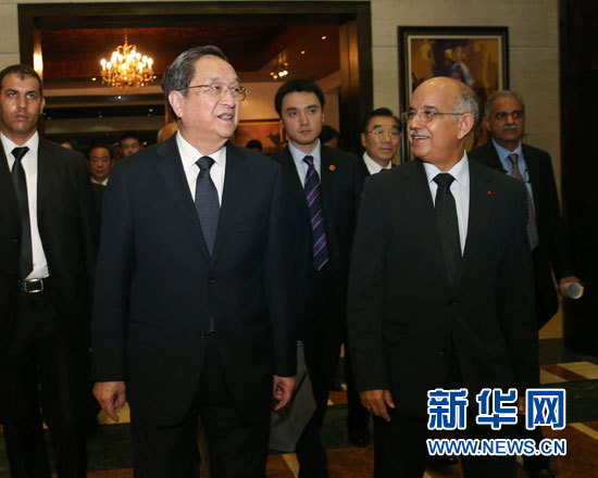 11月3日，全國政協(xié)主席俞正聲在拉巴特與摩洛哥參議長比亞迪拉進(jìn)行會談。 新華社記者 劉衛(wèi)兵 攝