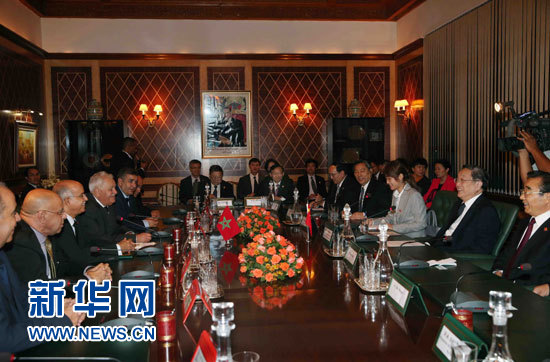 11月3日，中國全國政協(xié)主席俞正聲在拉巴特與摩洛哥參議長比亞迪拉進(jìn)行會談。 新華社記者 劉衛(wèi)兵 攝