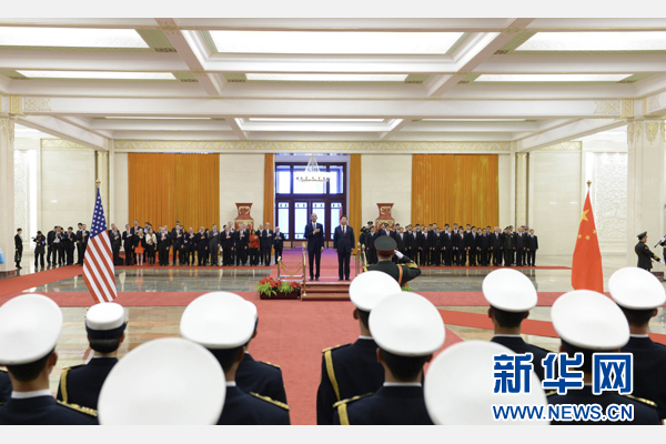 11月12日，國家主席習(xí)近平在北京人民大會堂舉行歡迎儀式，歡迎美國總統(tǒng)奧巴馬對中國進(jìn)行國事訪問。 新華社記者 馬占成 攝