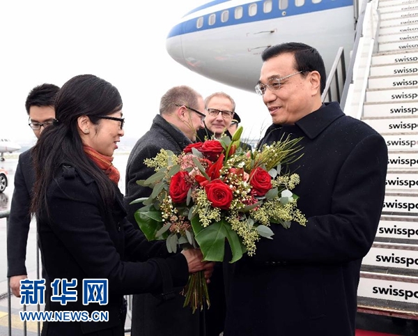 1月20日，中國國務院總理李克強抵達瑞士蘇黎世，出席達沃斯世界經濟論壇年會并對瑞士進行工作訪問。 新華社記者 饒愛民 攝
