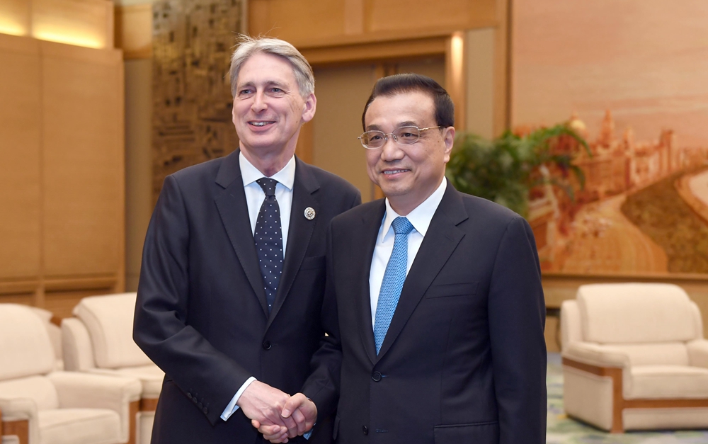 李克強會見英國首相特使、財政大臣哈蒙德